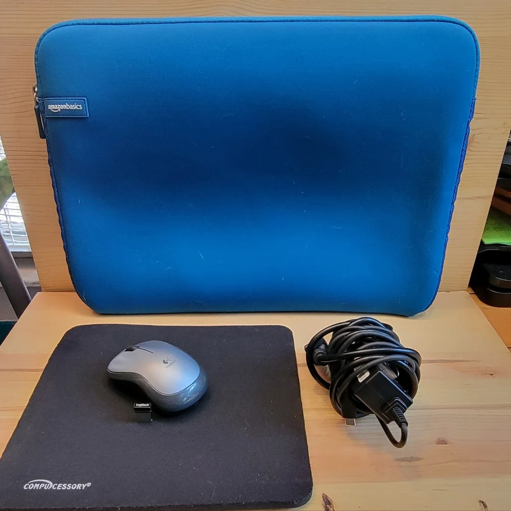 HP 14-ca023nr 14 inch 32GB, Intel Celeron 3350 Dual, 1.10GHz, 4GB Chromebook